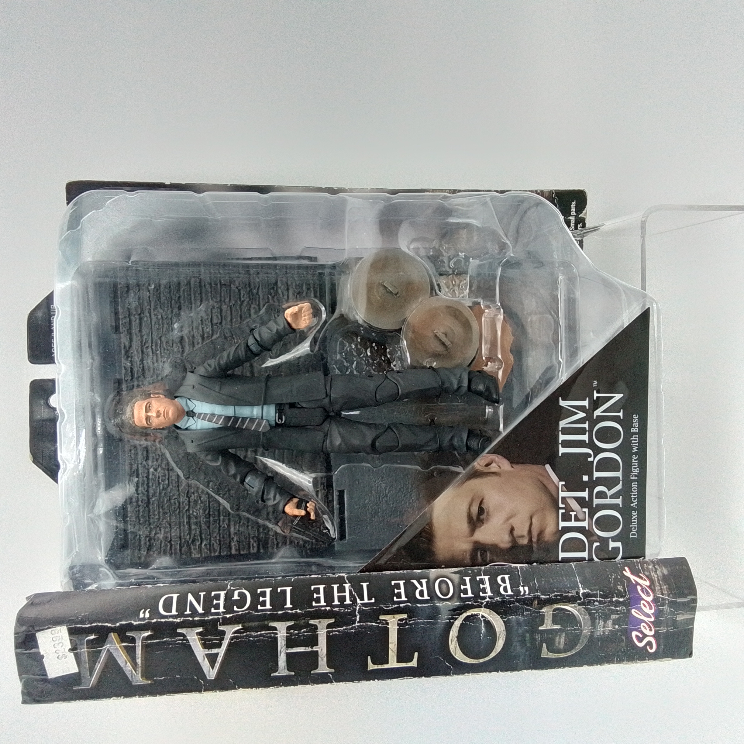 DIAMOND SELECT TOYS DC DET. JIM GORDON 