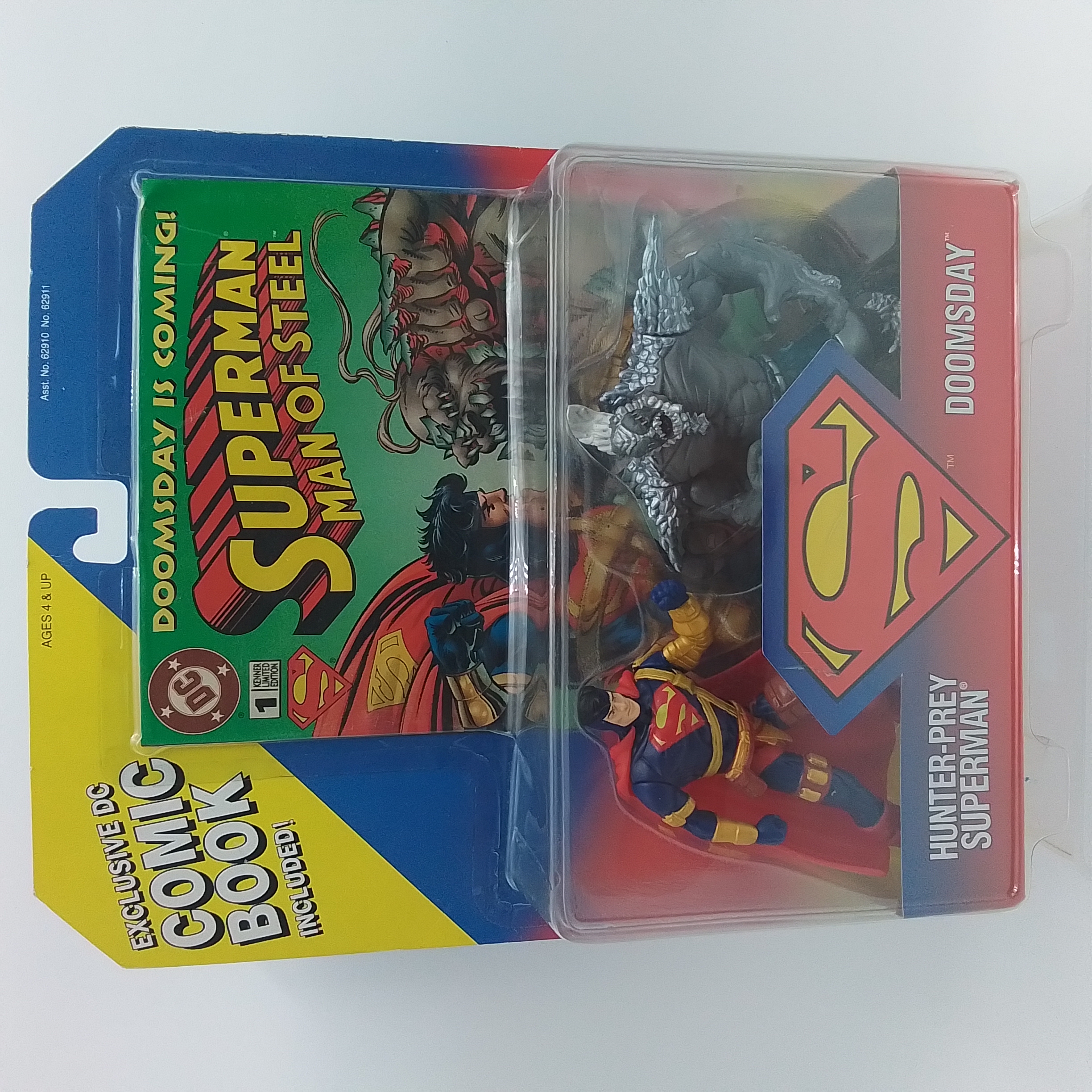 HUNTER-PREY SUPERMAN VS DOOMSDAY SET WITH COMIC BOOK