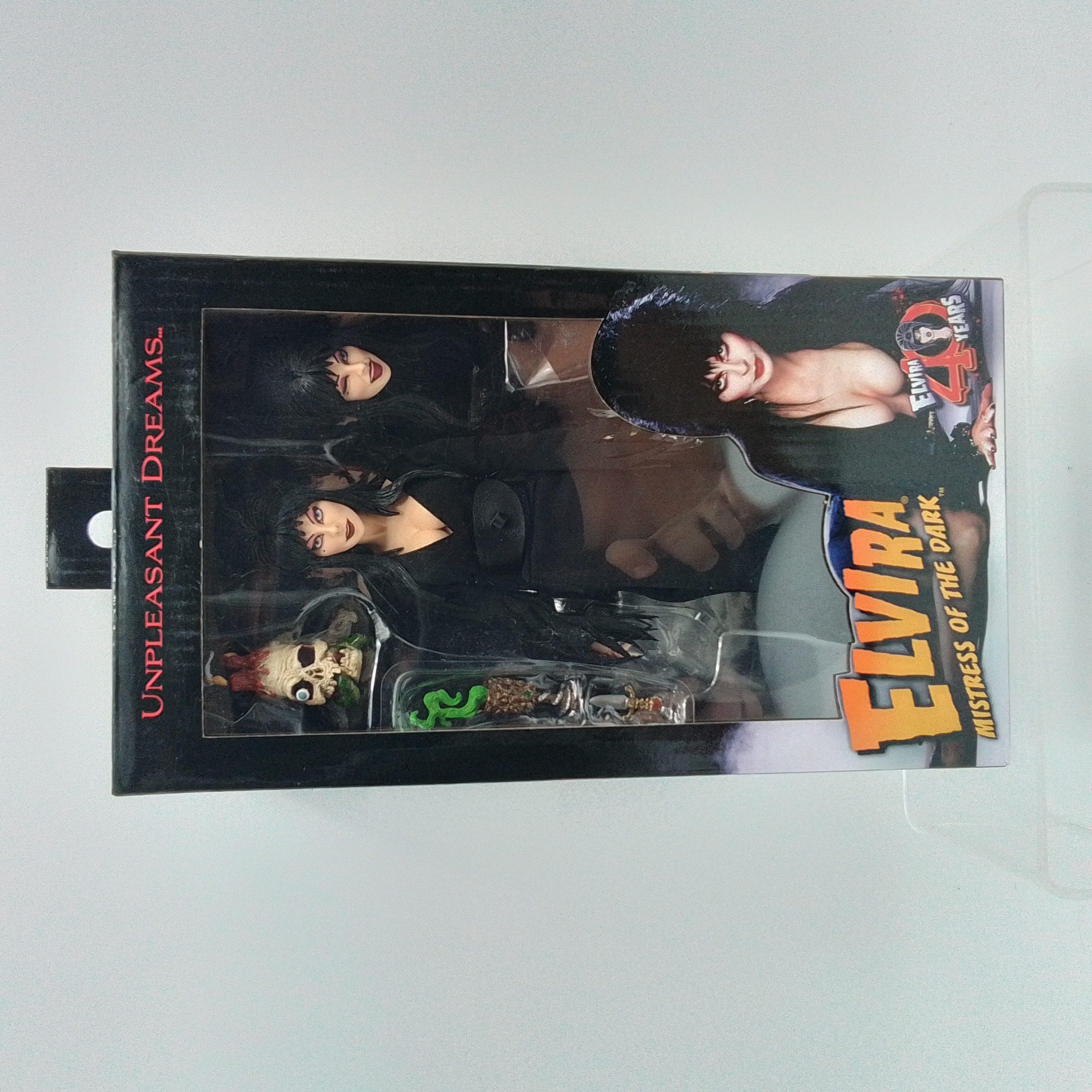 NECA REEL TOYS ELVIRA MISTRESS OF THE DARK 
