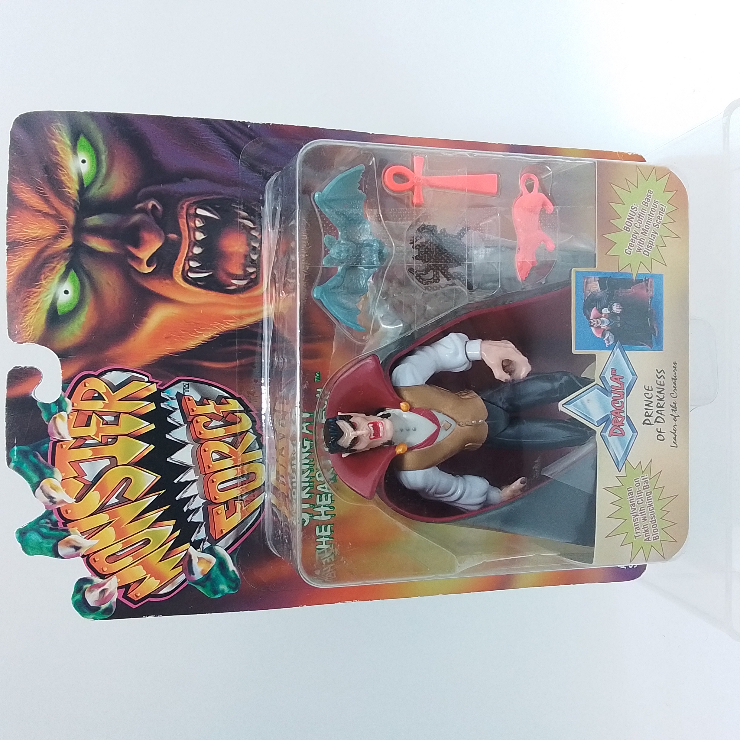 PLAYMATES TOYS MONSTER FORCE DRACULA 